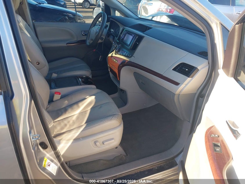 2014 TOYOTA SIENNA VIN: 5TDYK3DC9ES508300