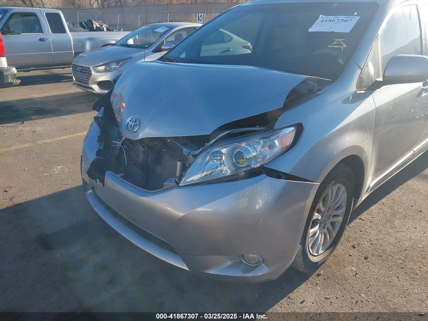 2014 TOYOTA SIENNA VIN: 5TDYK3DC9ES508300