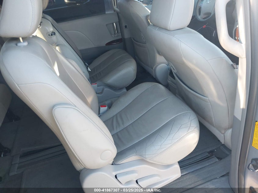 2014 TOYOTA SIENNA VIN: 5TDYK3DC9ES508300