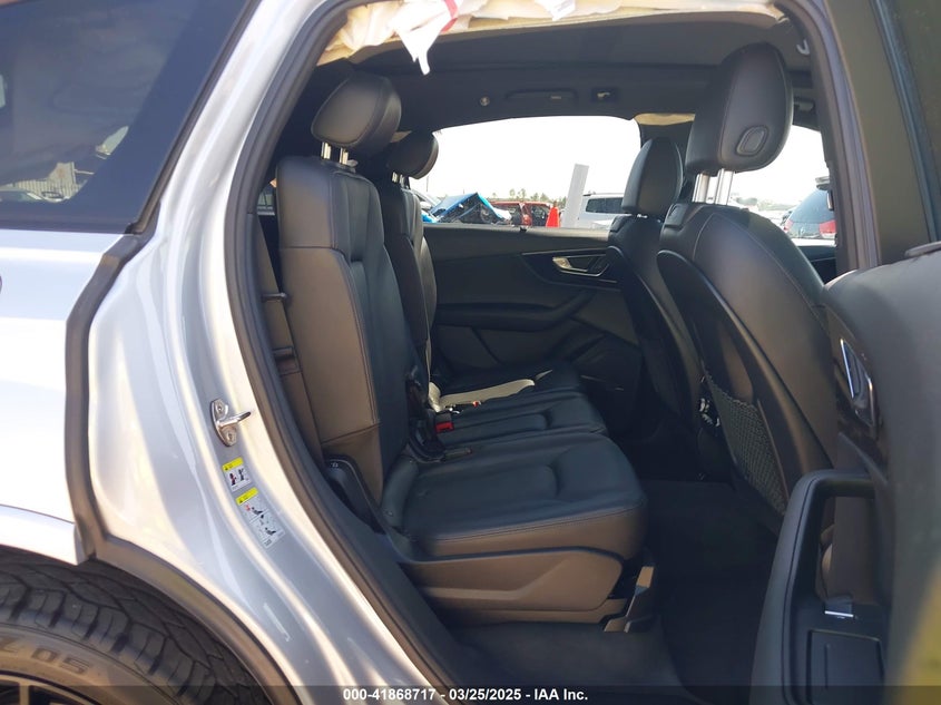 VIN WA1VAAF73KD015756 2019 AUDI Q7 55 PREMIUM