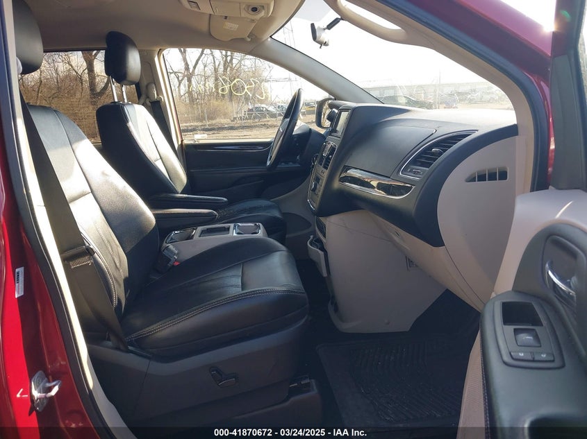2011 CHRYSLER TOWN & COUNTRY VIN: 2A4RR8DG8BR665797