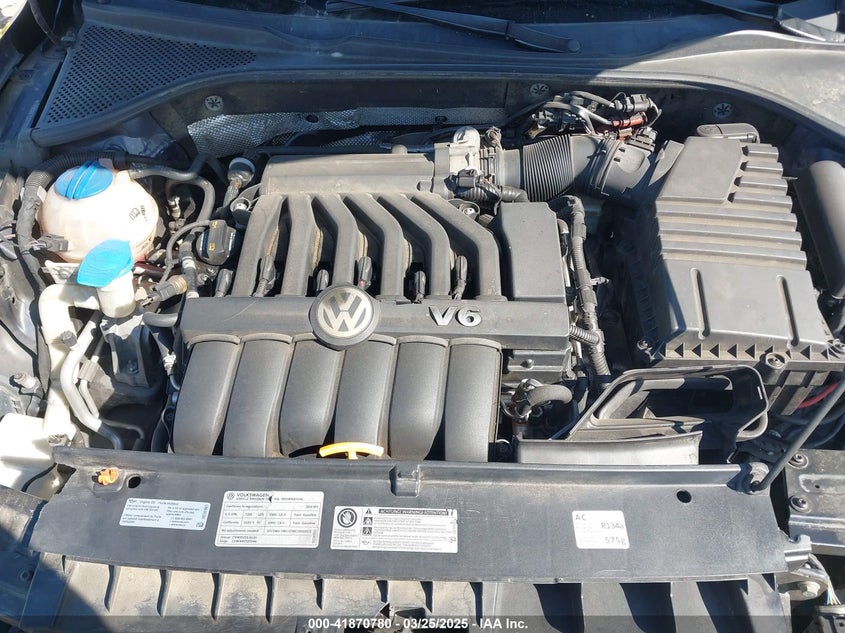 2012 VOLKSWAGEN PASSAT VIN: 1VWBM7A32CC025318
