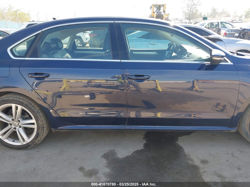 2012 VOLKSWAGEN PASSAT VIN: 1VWBM7A32CC025318