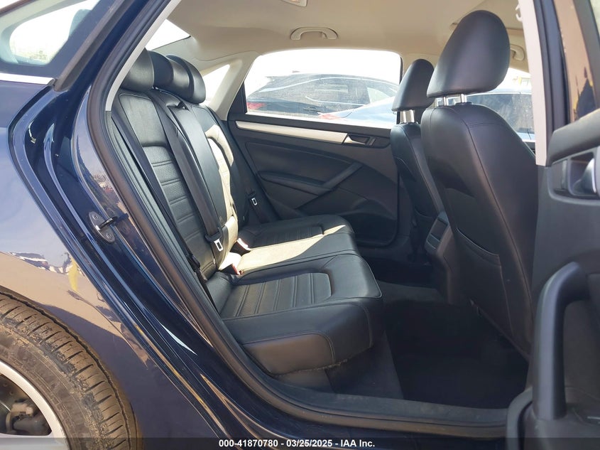 2012 VOLKSWAGEN PASSAT VIN: 1VWBM7A32CC025318