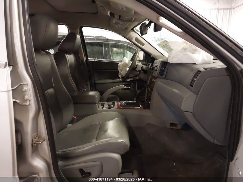 2007 JEEP GR CHEROKEE VIN: 1J8HR58P07C574882