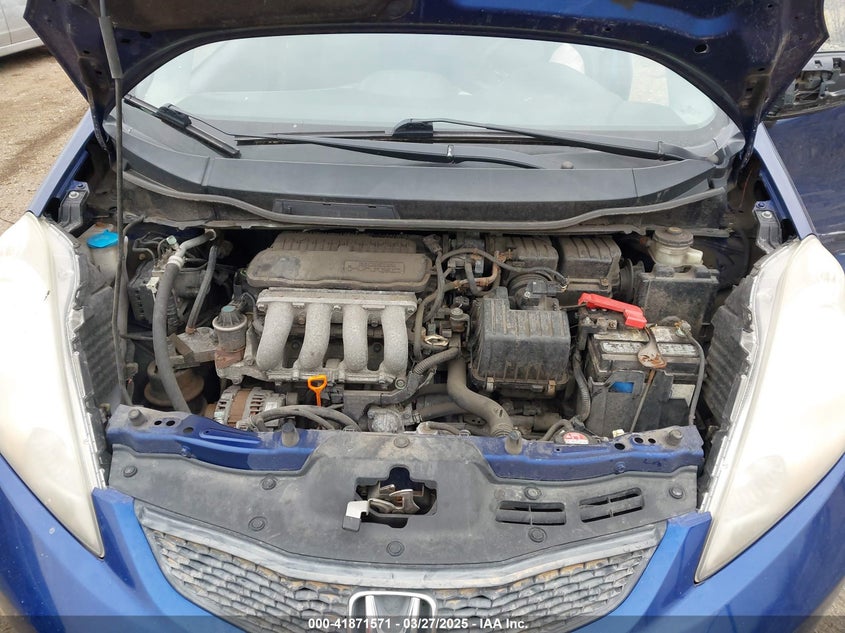 2011 HONDA FIT VIN: JHMGE8H53BC001190