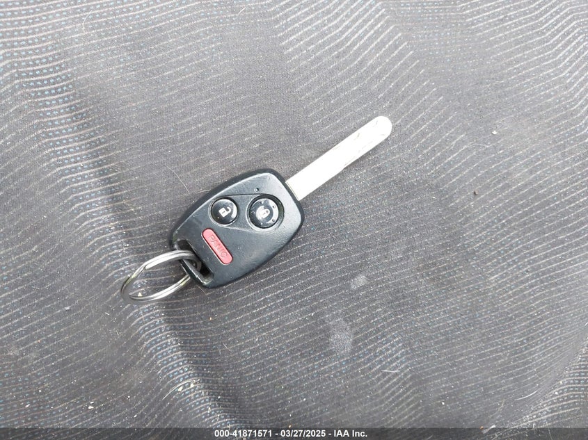 2011 HONDA FIT VIN: JHMGE8H53BC001190