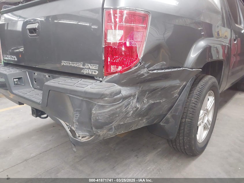 2011 HONDA RIDGELINE VIN: 5FPYK1F57BB004189