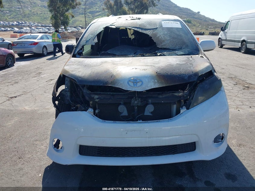 2014 TOYOTA SIENNA SPORT - 5TDXK3DC1ES478379