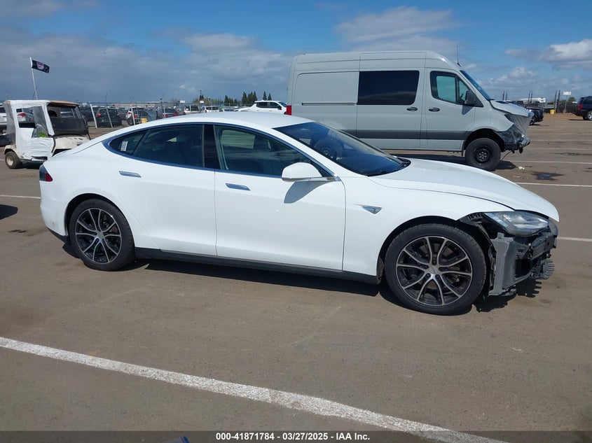 2014 TESLA MODEL S VIN: 5YJSA1H10EFP56526