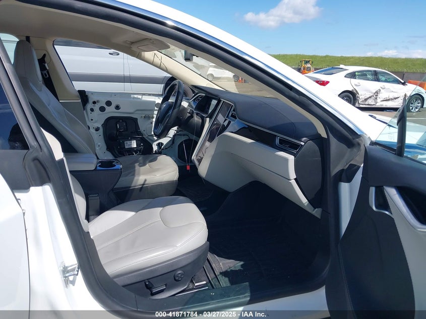 2014 TESLA MODEL S VIN: 5YJSA1H10EFP56526