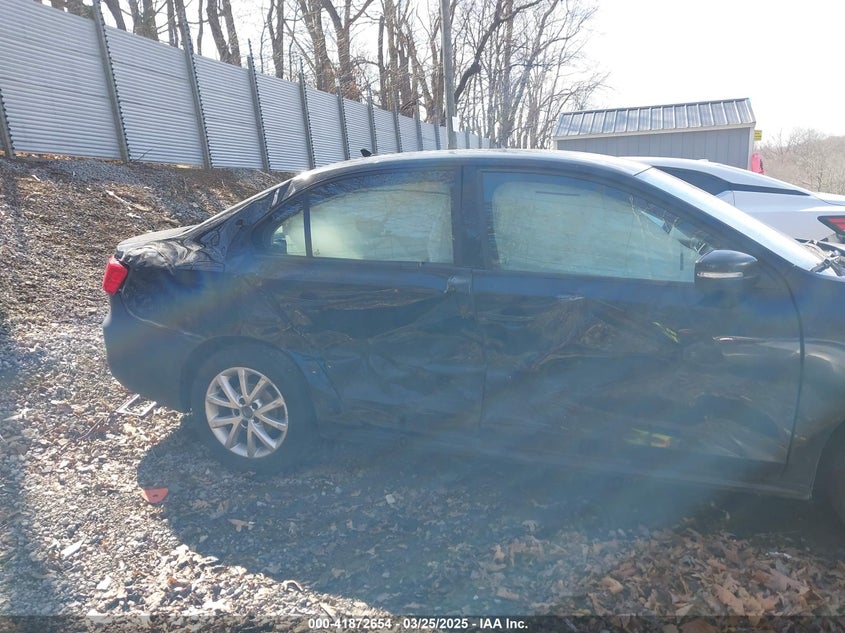2011 VOLKSWAGEN JETTA VIN: 3VWDZ7AJ6BM040569