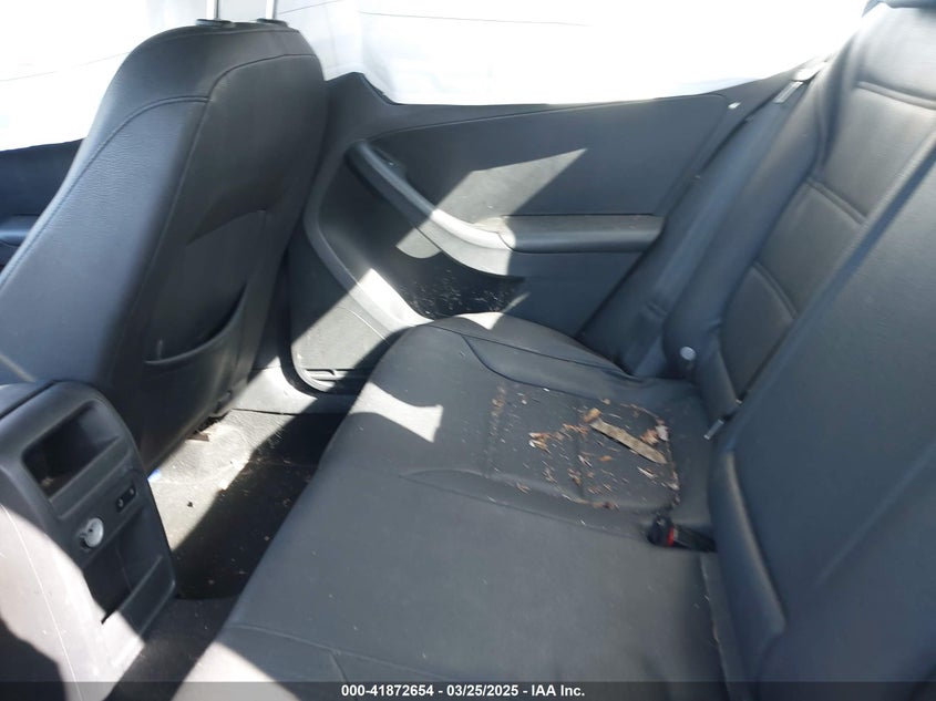 2011 VOLKSWAGEN JETTA VIN: 3VWDZ7AJ6BM040569