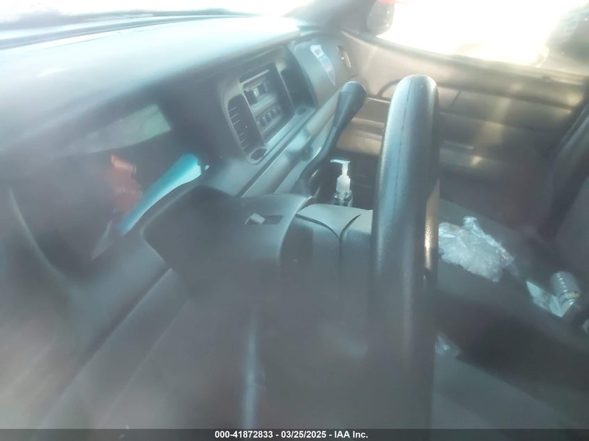 2009 FORD CROWN VICTORIA VIN: 2FAHP71V09X100704