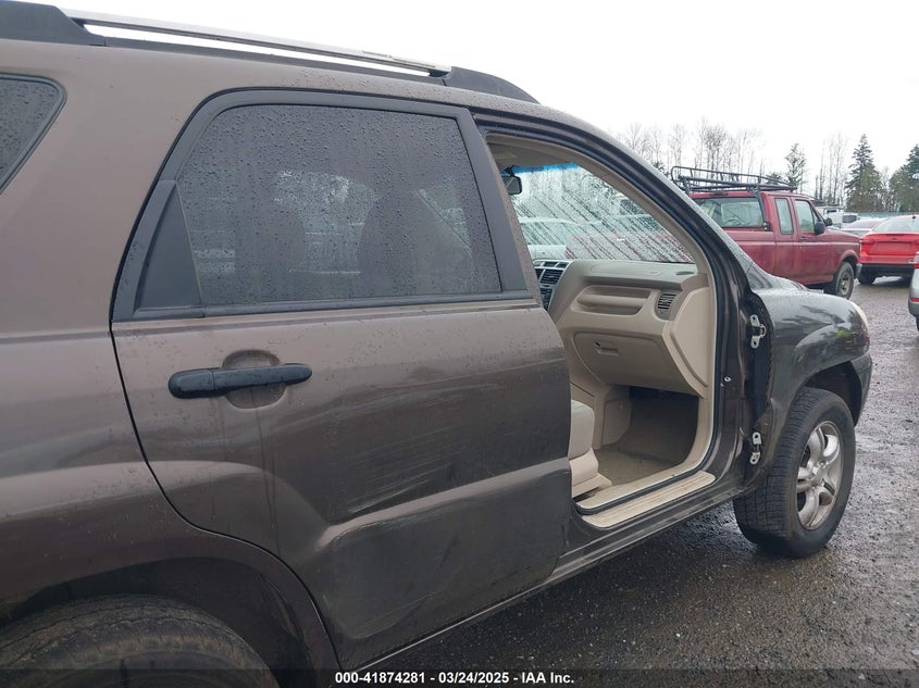 2007 KIA SPORTAGE VIN: KNDJF723977367886