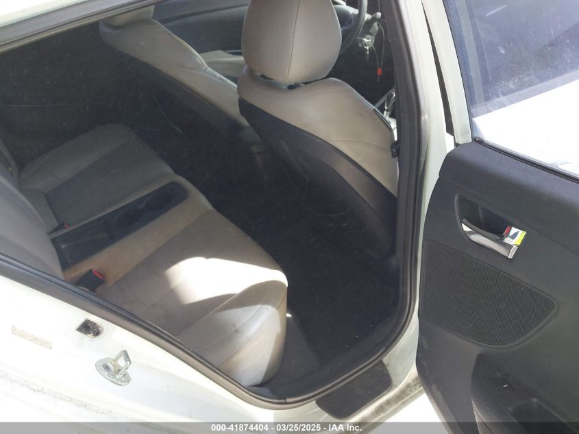 2013 Hyundai Veloster Base W/Gray VIN: KMHTC6AD8DU095992 Lot: 41874404