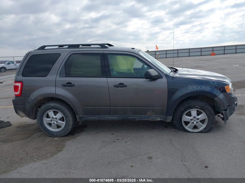 2009 FORD ESCAPE VIN: 1FMCU03749KA56093