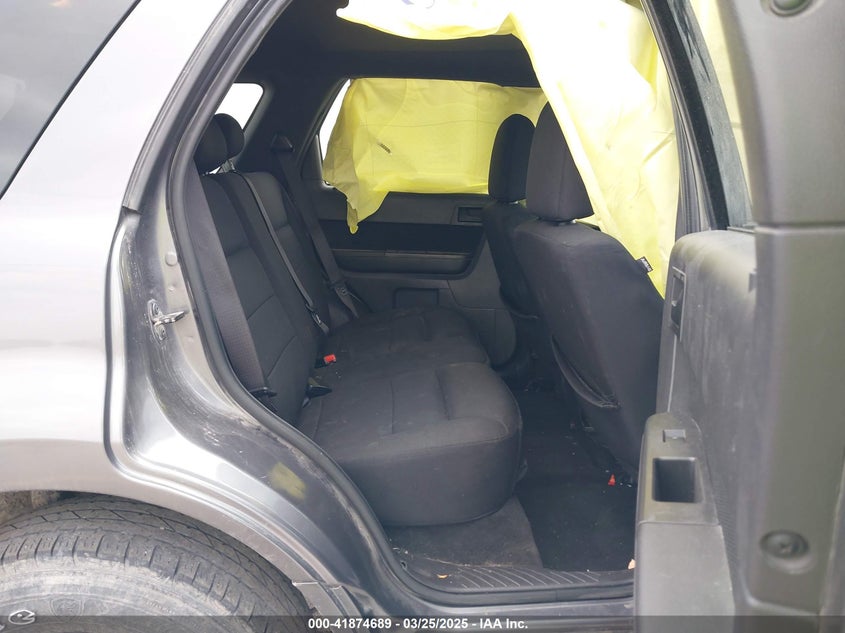 2009 FORD ESCAPE VIN: 1FMCU03749KA56093