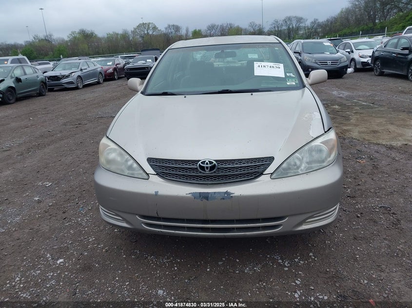 2004 Toyota Camry Le VIN: 4T1BE32K84U880028 Lot: 41874830