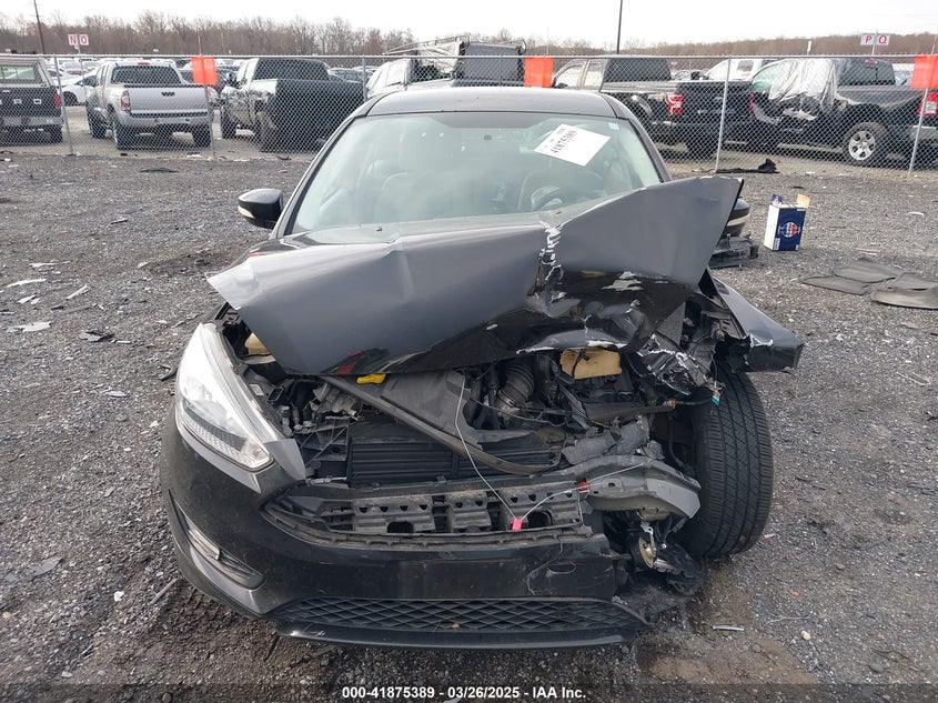 2015 FORD FOCUS SE - 1FADP3K25FL279777