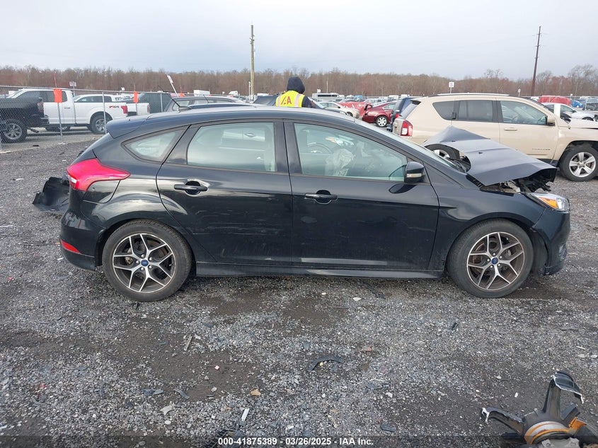 2015 FORD FOCUS SE - 1FADP3K25FL279777