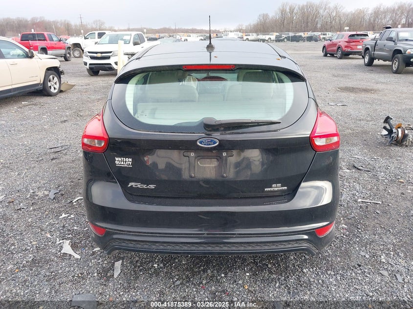 2015 FORD FOCUS SE - 1FADP3K25FL279777