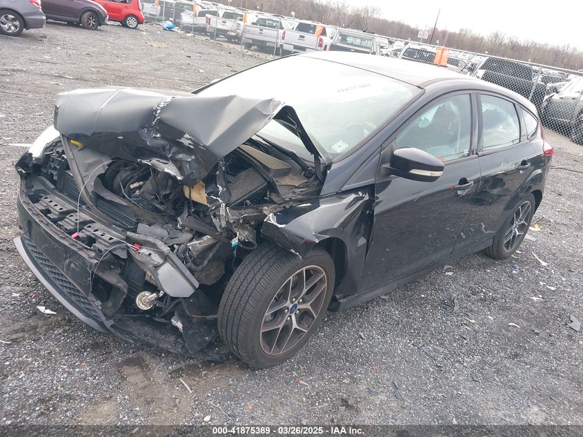 2015 FORD FOCUS SE - 1FADP3K25FL279777