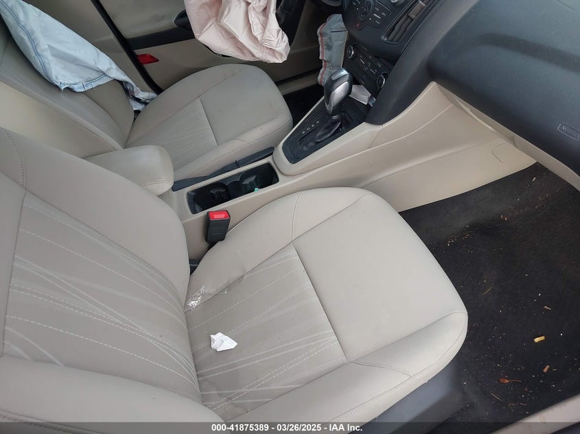 2015 FORD FOCUS SE - 1FADP3K25FL279777