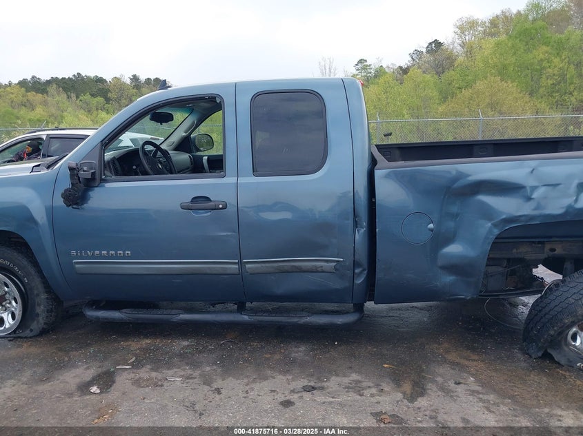 2011 CHEVROLET SILVERADO VIN: 1GCRCREA8BZ157603