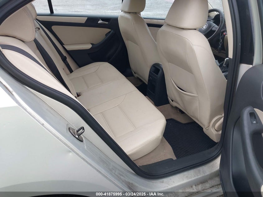 2011 VOLKSWAGEN JETTA VIN: 3VWDZ7AJ4BM387236