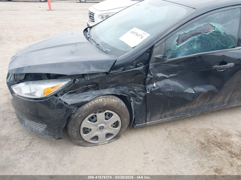 2016 FORD FOCUS VIN: 1FADP3E20GL391206