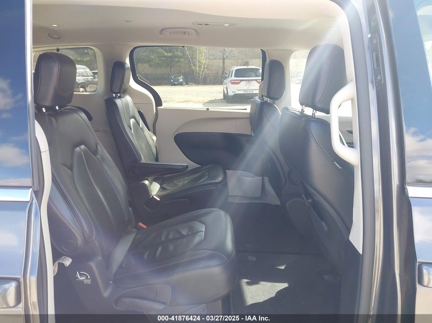 2020 CHRYSLER PACIFICA TOURING L - 2C4RC1BG8LR279643