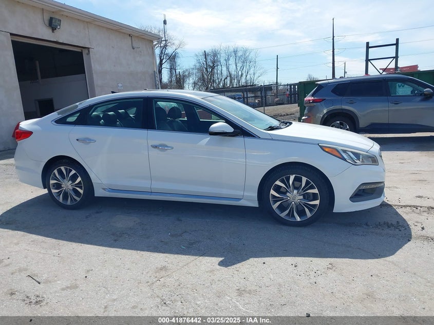 2015 HYUNDAI SONATA VIN: 5NPE34AB4FH116995
