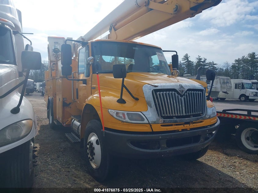 2009 INTERNATIONAL 4000 4400