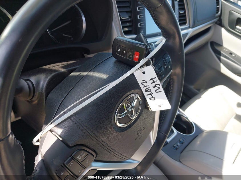 2017 TOYOTA HIGHLANDER HYBRID VIN: 5TDDGRFH9HS032016