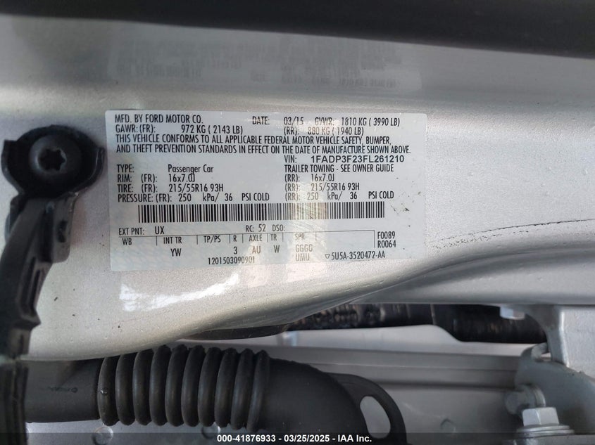 2015 FORD FOCUS VIN: 1FADP3F23FL261210