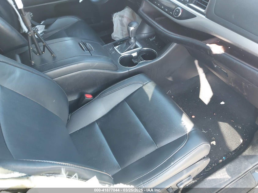 2019 TOYOTA HIGHLANDER VIN: 5TDJZRFH0KS711578