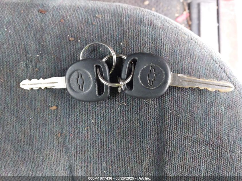 2000 Chevrolet Blazer Ls VIN: 1GNDT13W1Y2342269 Lot: 41877436