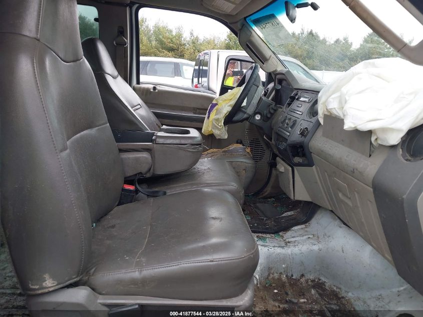 2008 Ford F-350 Chassis Lariat/Xl/Xlt VIN: 1FDWX36Y58EB01145 Lot: 41877544