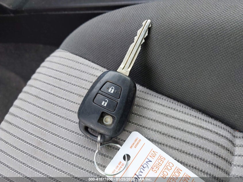 2015 TOYOTA RAV4 LE - JTMZFREV4FJ028496