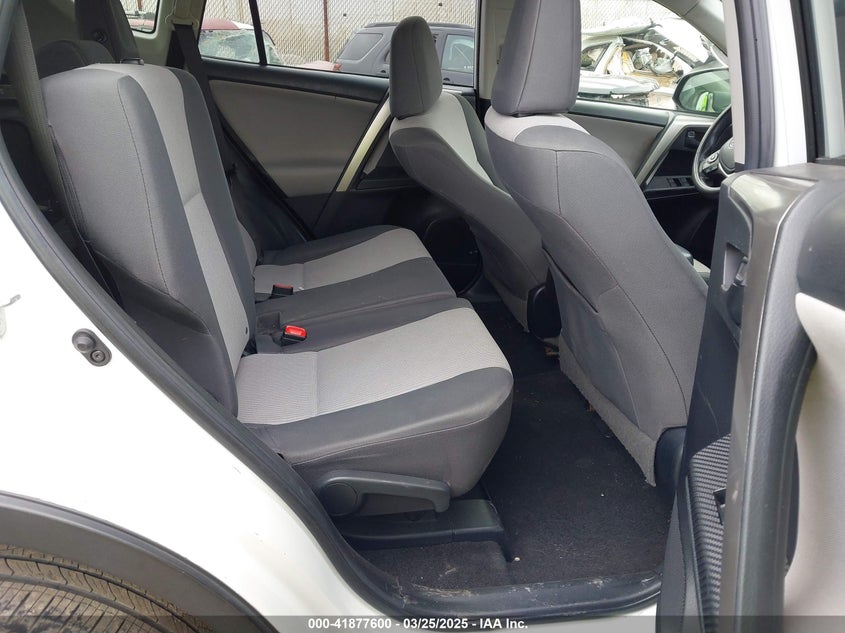 2015 TOYOTA RAV4 LE - JTMZFREV4FJ028496