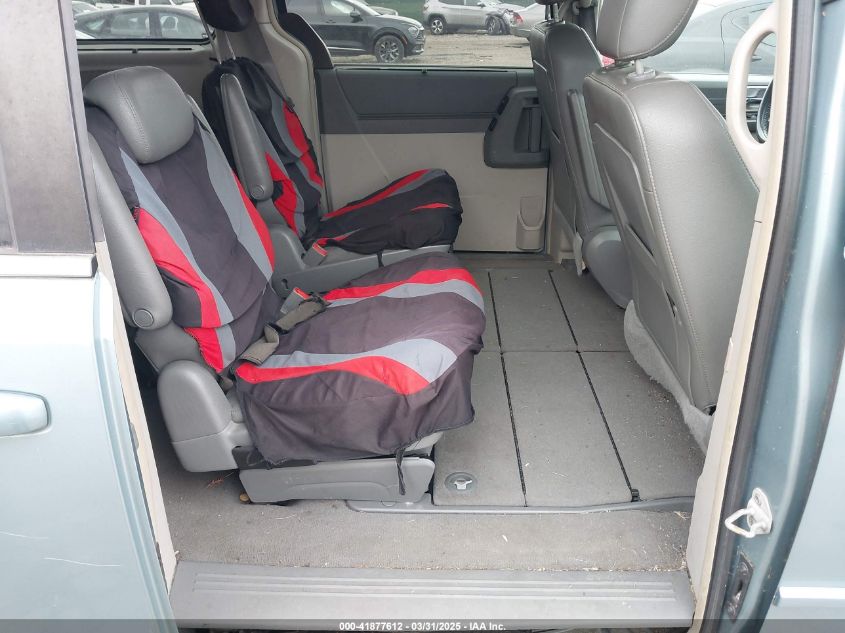 2008 Chrysler Town & Country Touring VIN: 2A8HR54P98R766929 Lot: 41877612