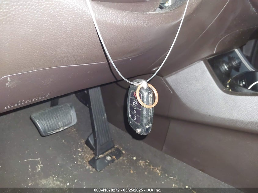 2017 Hyundai Santa Fe Se VIN: KM8SM4HF0HU185633 Lot: 41878272