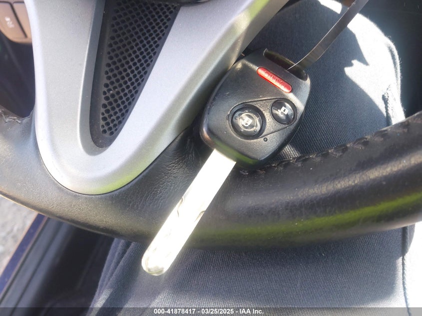 2011 HONDA FIT VIN: JHMGE8H59BC005597