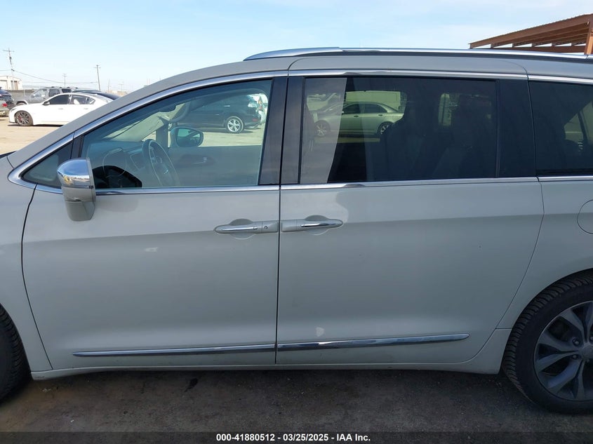 2017 CHRYSLER PACIFICA LIMITED - 2C4RC1GG4HR660745