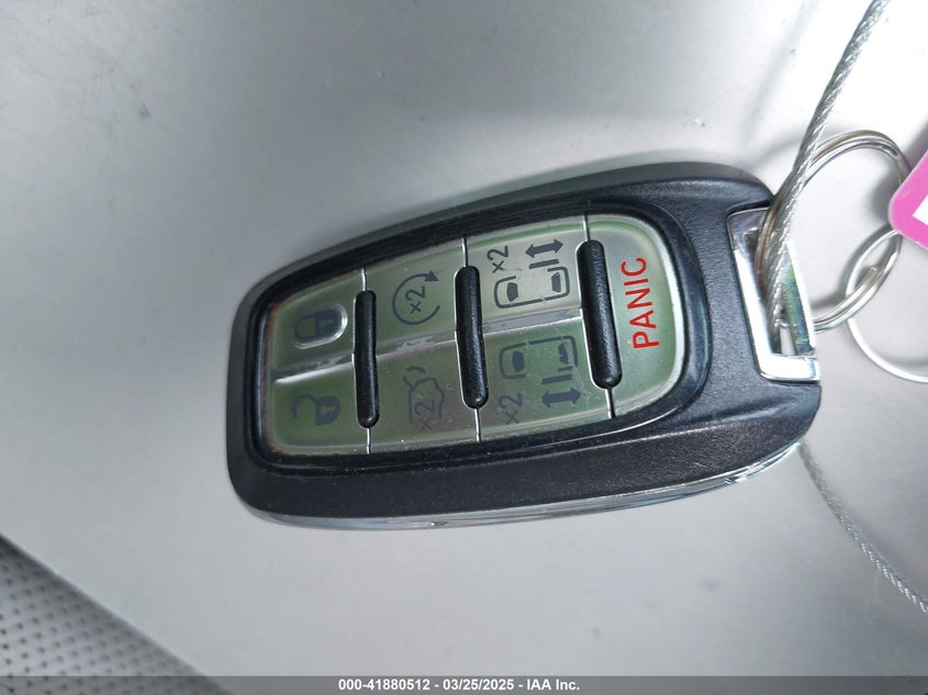 2017 CHRYSLER PACIFICA LIMITED - 2C4RC1GG4HR660745