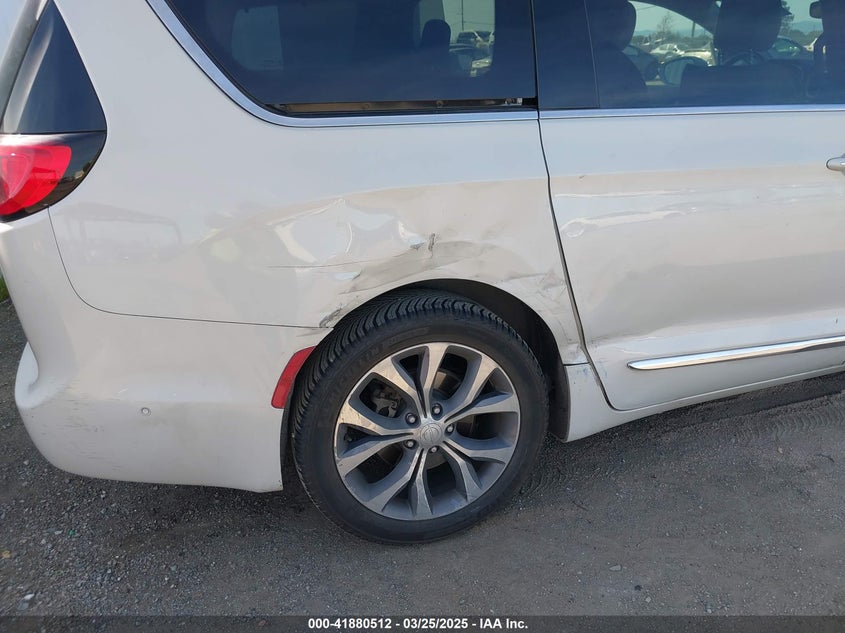 2017 CHRYSLER PACIFICA LIMITED - 2C4RC1GG4HR660745