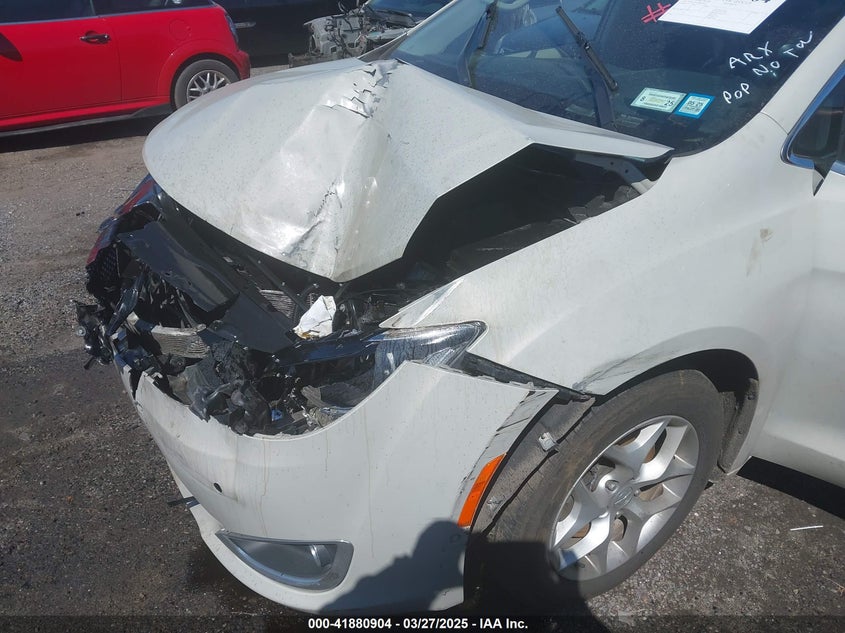 2019 CHRYSLER PACIFICA VIN: 2C4RC1FG4KR604930