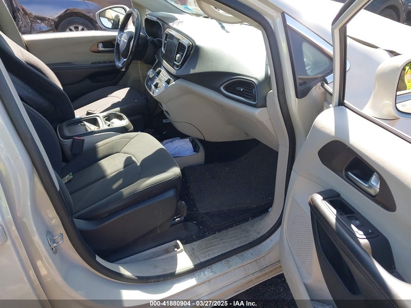 2019 CHRYSLER PACIFICA VIN: 2C4RC1FG4KR604930