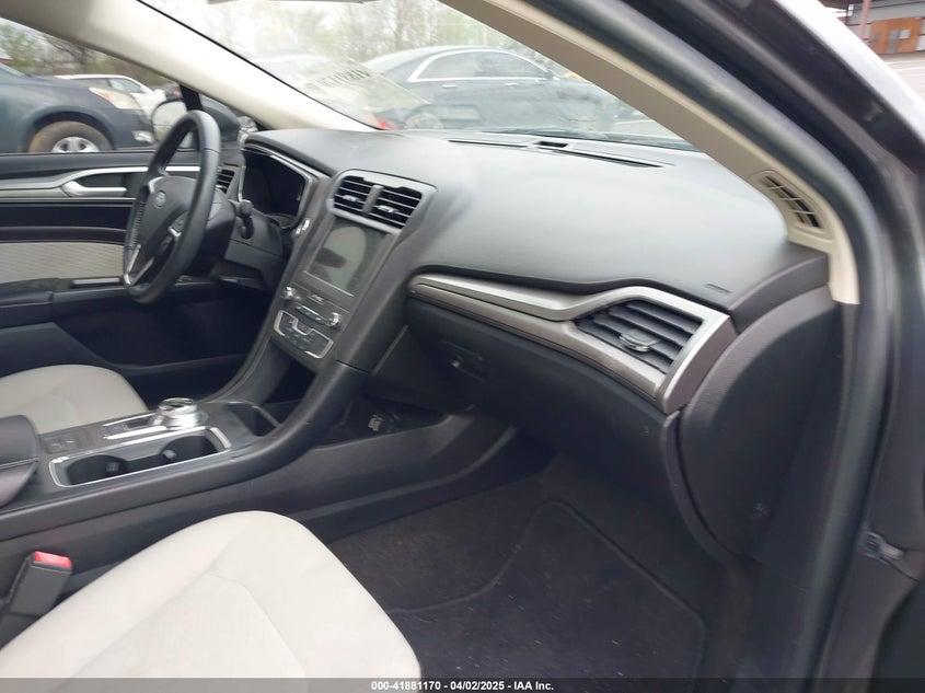 2020 FORD FUSION VIN: 3FA6P0HD2LR161148